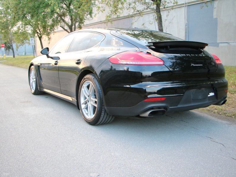 2016 PORSCHE PANAMERA