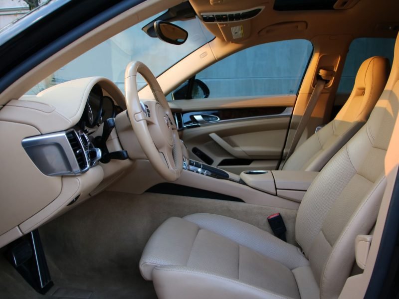 2016 PORSCHE PANAMERA