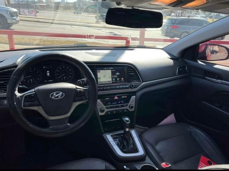 2017 HYUNDAI ELANTRA