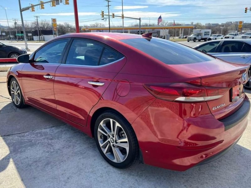 2017 HYUNDAI ELANTRA