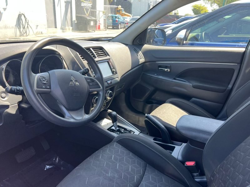 2020 MITSUBISHI OUTLANDER